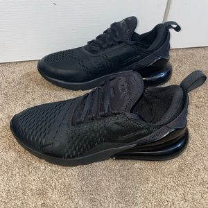 Nike Air Max 270 Mens All Black Shoe, New without tags size 8